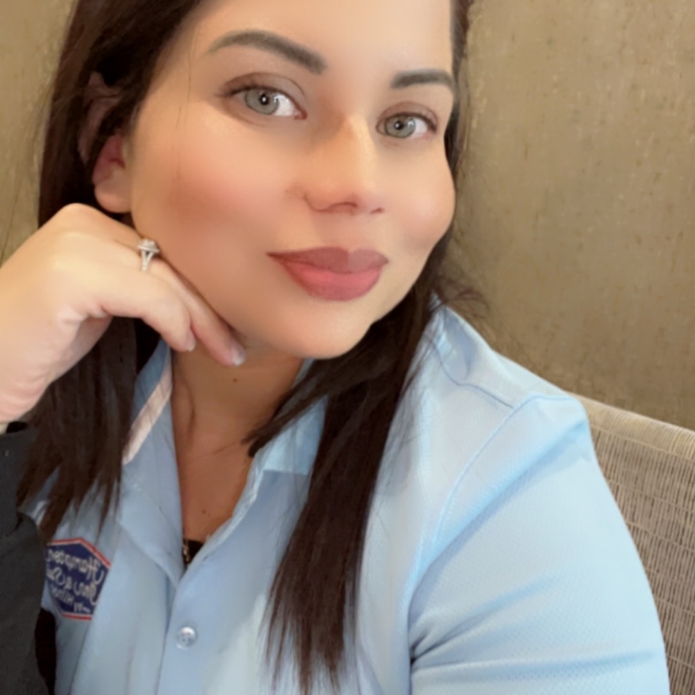 Meet your Posher, Roxana